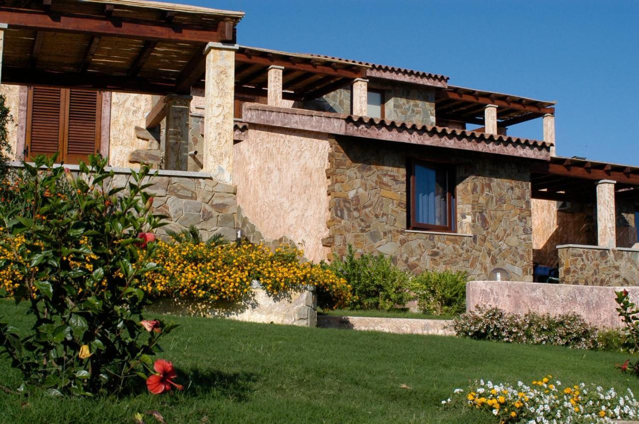 Residence Il Borgo Di Porto Corallo Віллапутцу Екстер'єр фото